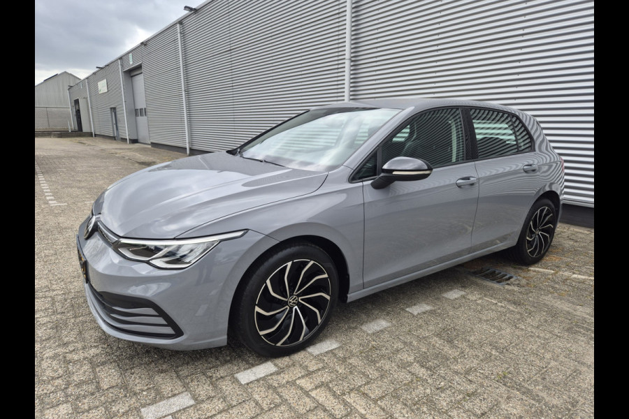Volkswagen Golf 1.5 TSI Life,Navigatie,Android/Carplay,Lm 18 Inch,Parksensoren,stoelverwarming