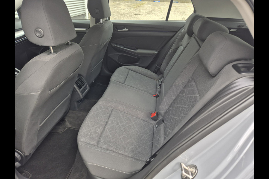 Volkswagen Golf 1.5 TSI Life,Navigatie,Android/Carplay,Lm 18 Inch,Parksensoren,stoelverwarming
