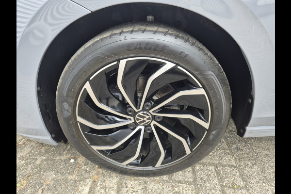Volkswagen Golf 1.5 TSI Life,Navigatie,Android/Carplay,Lm 18 Inch,Parksensoren,stoelverwarming