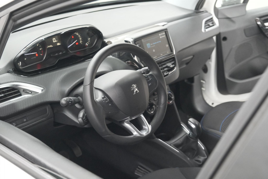 Peugeot 208 PureTech 82 Signature | Parkeersensoren | Apple Carplay | Navigatie