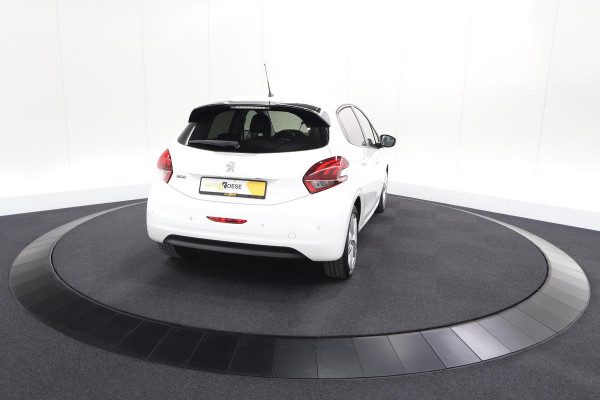 Peugeot 208 PureTech 82 Signature | Parkeersensoren | Apple Carplay | Navigatie