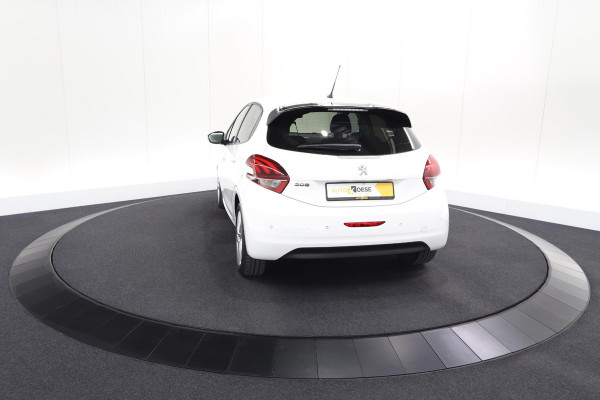Peugeot 208 PureTech 82 Signature | Parkeersensoren | Apple Carplay | Navigatie
