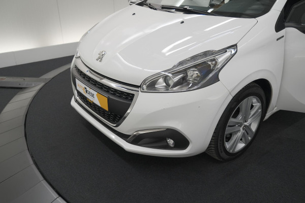 Peugeot 208 PureTech 82 Signature | Parkeersensoren | Apple Carplay | Navigatie