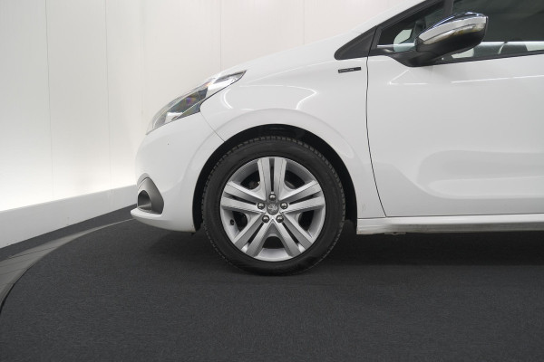 Peugeot 208 PureTech 82 Signature | Parkeersensoren | Apple Carplay | Navigatie