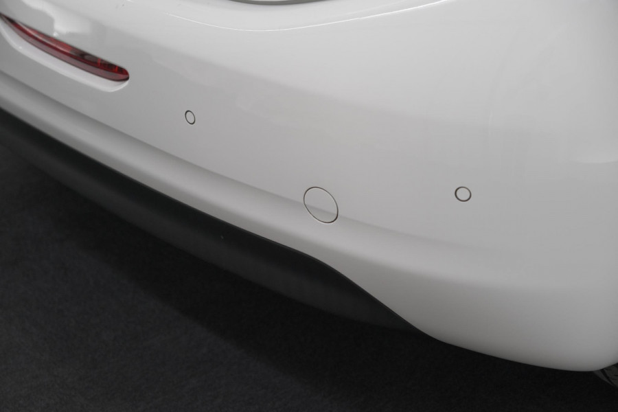 Peugeot 208 PureTech 82 Signature | Parkeersensoren | Apple Carplay | Navigatie