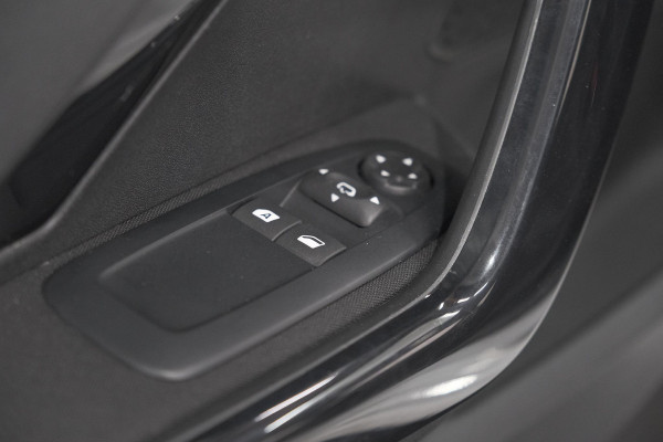 Peugeot 208 PureTech 82 Signature | Parkeersensoren | Apple Carplay | Navigatie