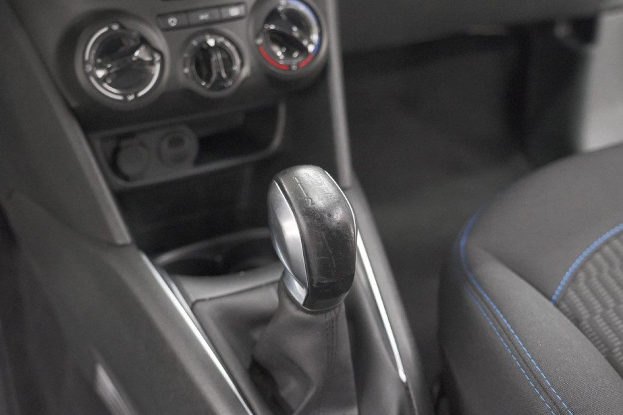 Peugeot 208 PureTech 82 Signature | Parkeersensoren | Apple Carplay | Navigatie
