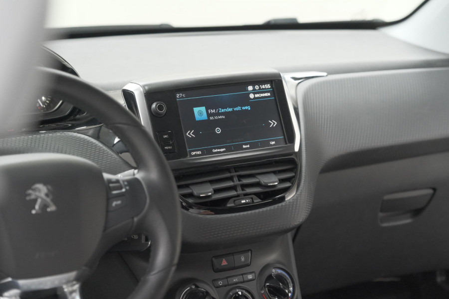 Peugeot 208 PureTech 82 Signature | Parkeersensoren | Apple Carplay | Navigatie