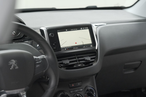 Peugeot 208 PureTech 82 Signature | Parkeersensoren | Apple Carplay | Navigatie