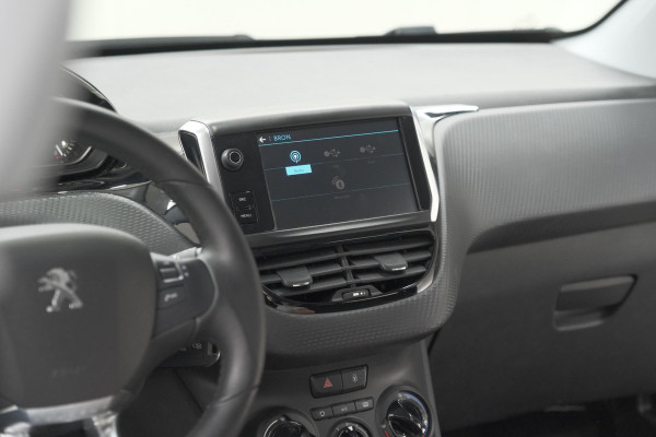 Peugeot 208 PureTech 82 Signature | Parkeersensoren | Apple Carplay | Navigatie