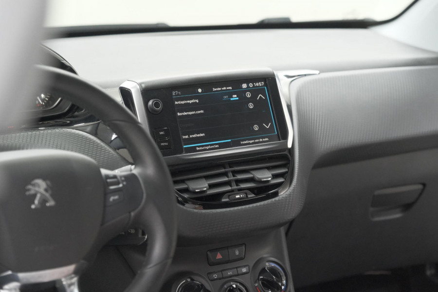Peugeot 208 PureTech 82 Signature | Parkeersensoren | Apple Carplay | Navigatie