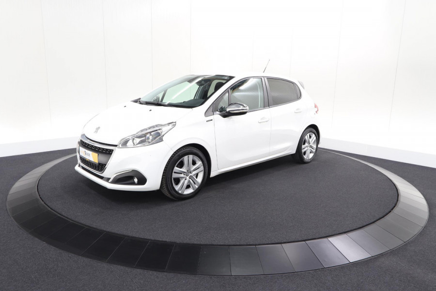 Peugeot 208 PureTech 82 Signature | Parkeersensoren | Apple Carplay | Navigatie