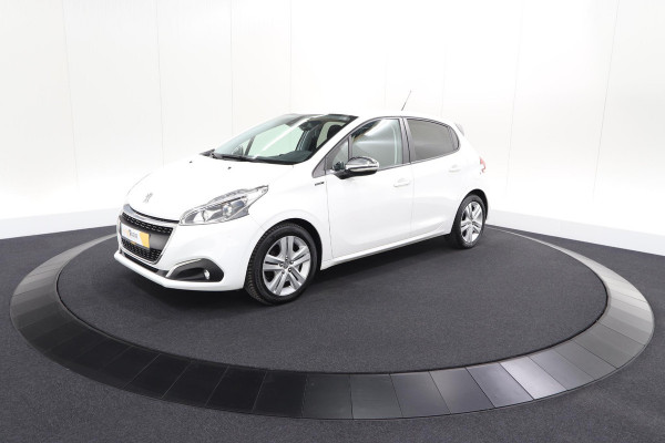 Peugeot 208 PureTech 82 Signature | Parkeersensoren | Apple Carplay | Navigatie