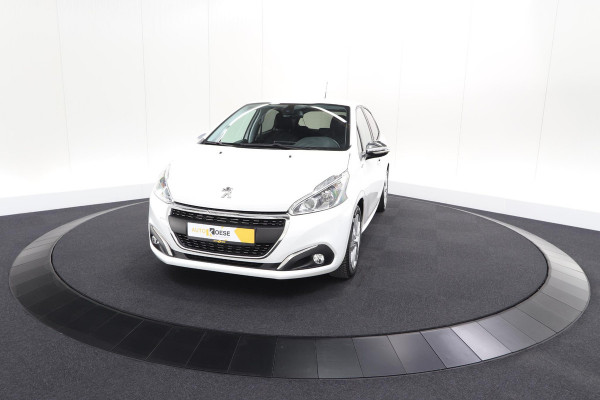 Peugeot 208 PureTech 82 Signature | Parkeersensoren | Apple Carplay | Navigatie