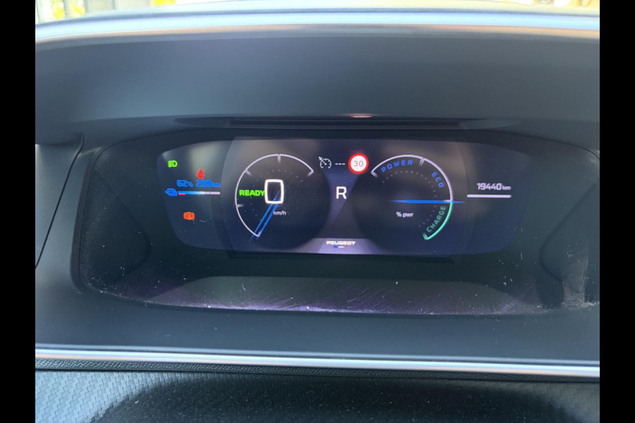 Peugeot e-2008 GT WARMTEPOMP| SOH 96% | ACHTERUITRIJCAMERA| RIJSTROOK-ASSISTENT| APPLE CARPLAY/ ANDROID AUTO| FABRIEKSGARANTIE PEUGEOT TOT 01-2027| 19.440KM!|