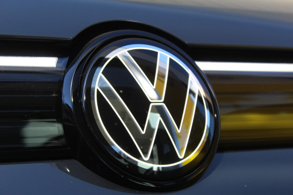 Volkswagen Tiguan 1.5 eHybrid Life | Achteruitrijcamera | Adaptive cruise | Nieuw