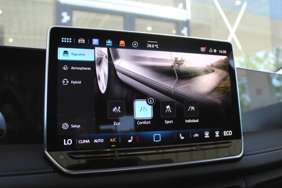 Volkswagen Tiguan 1.5 eHybrid Life | Achteruitrijcamera | Adaptive cruise | Nieuw