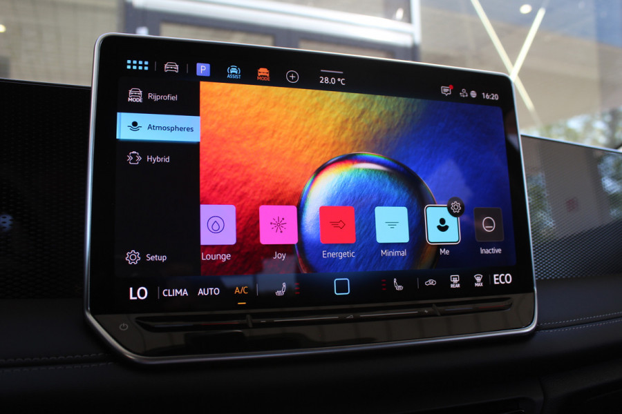 Volkswagen Tiguan 1.5 eHybrid Life | Achteruitrijcamera | Adaptive cruise | Nieuw