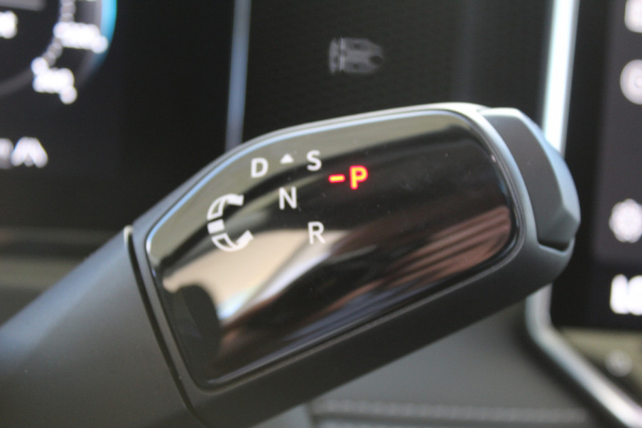 Volkswagen Tiguan 1.5 eHybrid Life | Achteruitrijcamera | Adaptive cruise | Nieuw