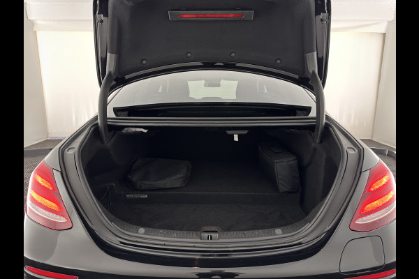 Mercedes-Benz E-Klasse 350 e AMG-Pack Business Solution (Plug-In) Aut. *LEATHER-FABRIC | FULL-LED | AMBIENTLIGHT | CAMERA | NAVI-FULLMAP | HEATED-SPORTSEATS | PRIVACY-GLASS | SHIFTPADDLES | ECC | PDC | CRUISE | 18''ALU*