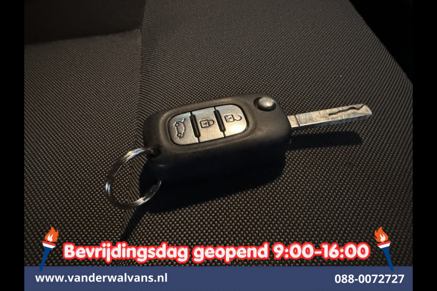 Renault Master 2.3 dCi 131pk L2H2 Euro6 Airco | 2500kg Trekhaak | Bijrijdersbank Bluetooth telefoonvoorbereiding