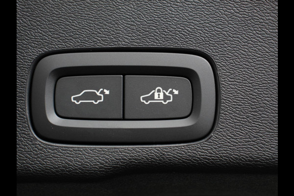 Volvo XC60 2.0 T6 Plug-in hybrid AWD Plus Bright 398pk Full LED Adaptive Cruise Control + Pilot Assist Parkeersensoren V&A+ camera Panaroma dak