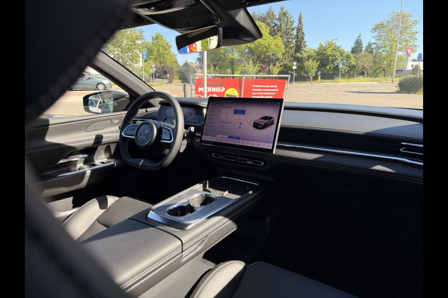 Mazda 6e Takumi 68.8 kWh 4-SEIZOENSBANDEN | NIEUWSTAAT |
