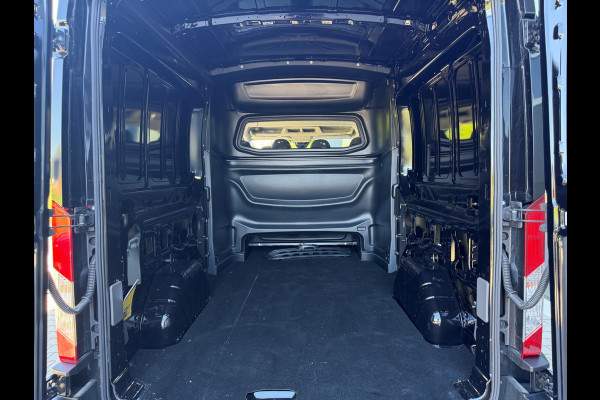 Ford Transit 350 2.0 TDCI L3H2 Trend 130pk DC 7 zits - Navi - Stoelverwarming - Raptor - Cruise - Trekhaak - PDC - Rijklaar