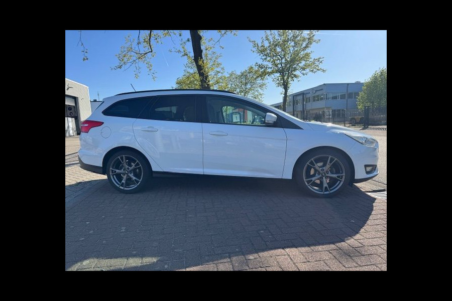 Ford FOCUS Wagon 1.0 Lease Edition Airco,Cruisecontrol,Navigatie,Camera