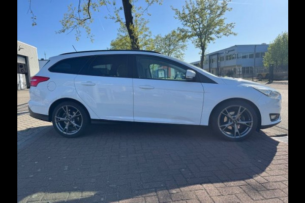 Ford FOCUS Wagon 1.0 Lease Edition Airco,Cruisecontrol,Navigatie,Camera