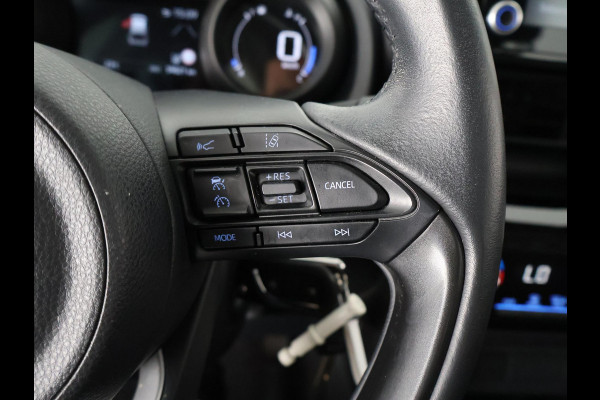 Toyota Yaris Cross 1.5 HYBRID BIJNA 2024. GARANTIE TOT 11-2033! CARPLAY NAVI. CAMERA .ADAPTIVE CRUISE.APPLE CARPLAY & ANDRIOD AUTO .