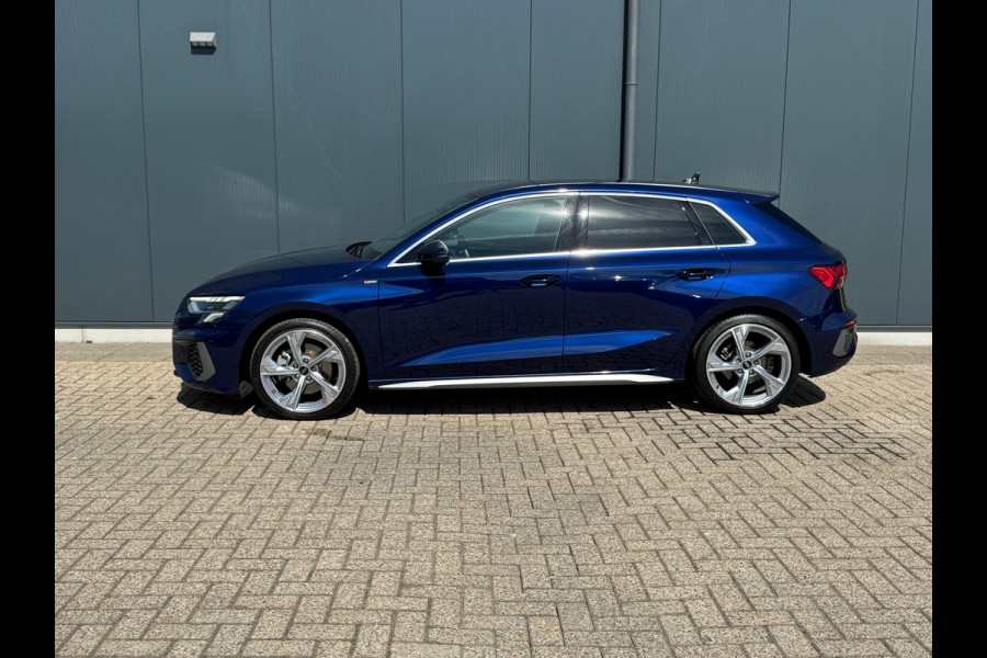 Audi A3 Sportback 30 TFSI S-line edition * Navigatie * Parkeersensoren * Audi Sound *