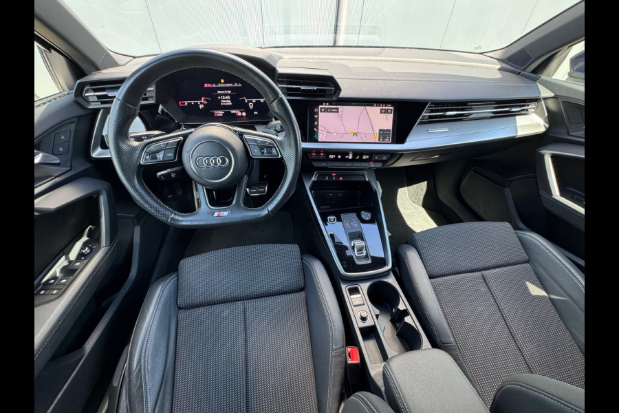 Audi A3 Sportback 30 TFSI S-line edition * Navigatie * Parkeersensoren * Audi Sound *