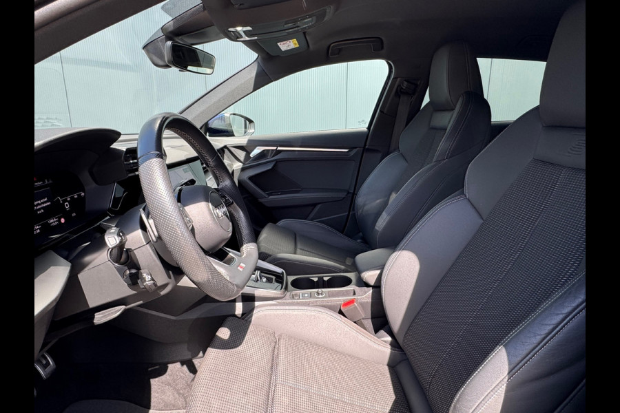Audi A3 Sportback 30 TFSI S-line edition * Navigatie * Parkeersensoren * Audi Sound *