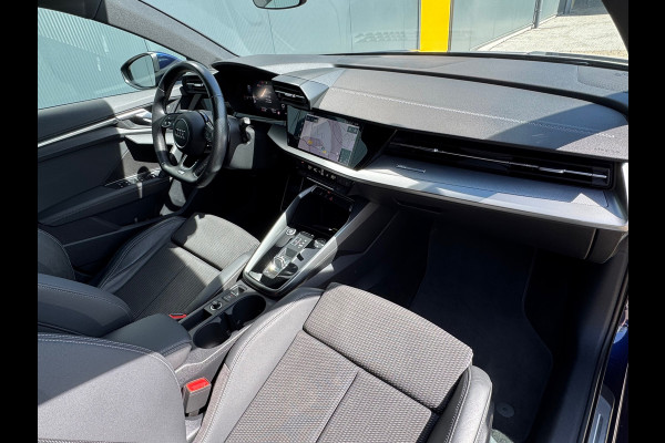 Audi A3 Sportback 30 TFSI S-line edition * Navigatie * Parkeersensoren * Audi Sound *