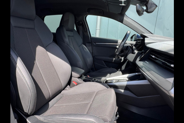 Audi A3 Sportback 30 TFSI S-line edition * Navigatie * Parkeersensoren * Audi Sound *