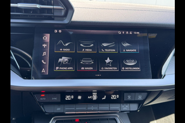 Audi A3 Sportback 30 TFSI S-line edition * Navigatie * Parkeersensoren * Audi Sound *
