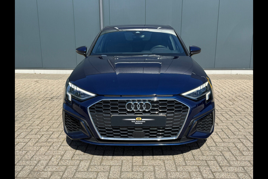Audi A3 Sportback 30 TFSI S-line edition * Navigatie * Parkeersensoren * Audi Sound *