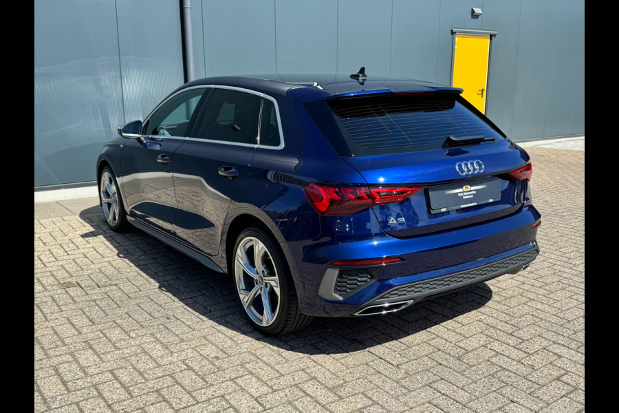 Audi A3 Sportback 30 TFSI S-line edition * Navigatie * Parkeersensoren * Audi Sound *