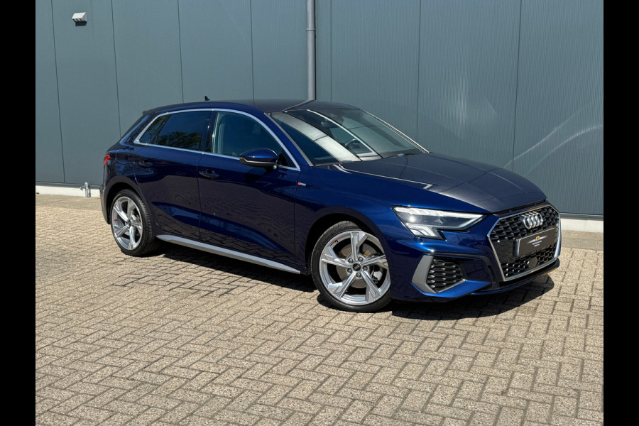 Audi A3 Sportback 30 TFSI S-line edition * Navigatie * Parkeersensoren * Audi Sound *