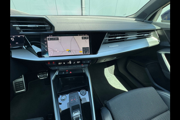 Audi A3 Sportback 30 TFSI S-line edition * Navigatie * Parkeersensoren * Audi Sound *