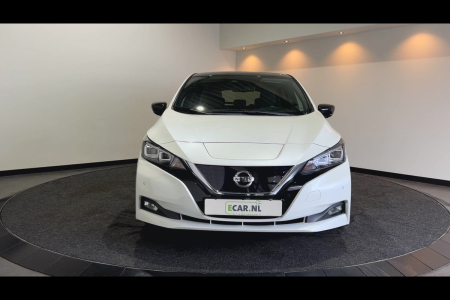 Nissan Leaf Tekna 40 kWh Leer | Navigatie | LED | Trekhaak | SOH 86,1% dak zwart