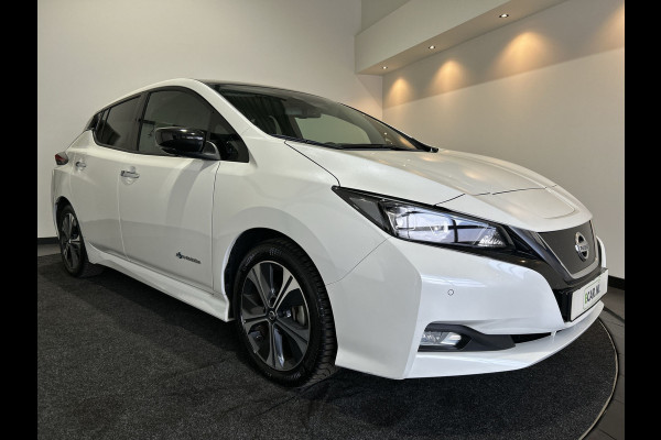 Nissan Leaf Tekna 40 kWh Leer | Navigatie | LED | Trekhaak | SOH 86,1% dak zwart
