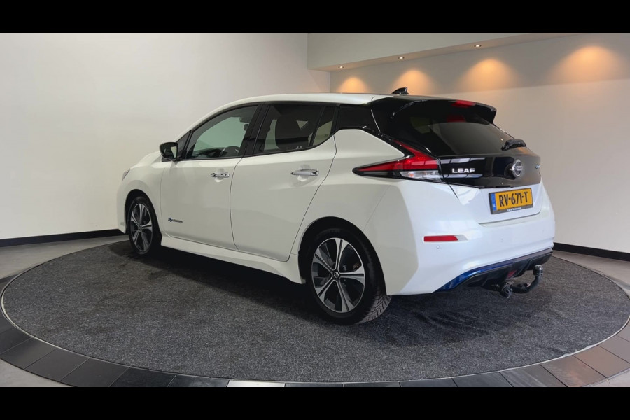Nissan Leaf Tekna 40 kWh Leer | Navigatie | LED | Trekhaak | SOH 86,1% dak zwart