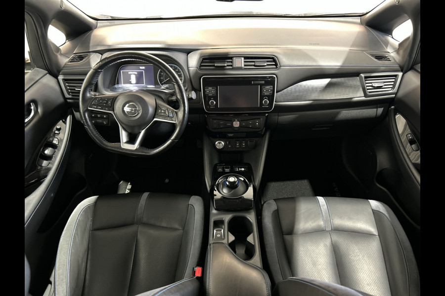 Nissan Leaf Tekna 40 kWh Leer | Navigatie | LED | Trekhaak | SOH 86,1% dak zwart