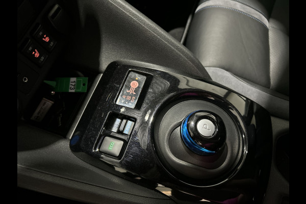 Nissan Leaf Tekna 40 kWh Leer | Navigatie | LED | Trekhaak | SOH 86,1% dak zwart