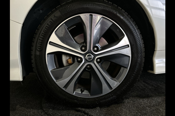 Nissan Leaf Tekna 40 kWh Leer | Navigatie | LED | Trekhaak | SOH 86,1% dak zwart