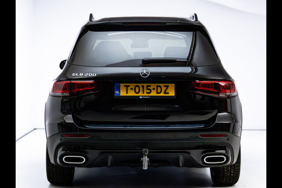 Mercedes-Benz Glb 200 AMG Line Night Pakket Panoramadak | Elec. trekhaak | Matrix Led | Elec. achterklep | Stoelverwarming | Camera | Navigatie, Cruise, Apple Carplay/app. connect