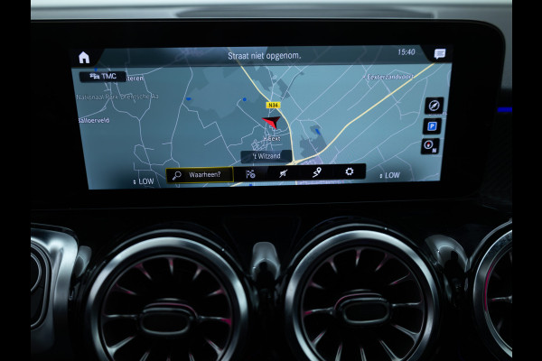 Mercedes-Benz Glb 200 AMG Line Night Pakket Panoramadak | Elec. trekhaak | Matrix Led | Elec. achterklep | Stoelverwarming | Camera | Navigatie, Cruise, Apple Carplay/app. connect