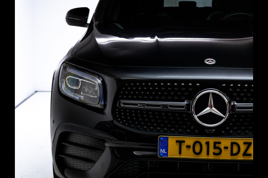Mercedes-Benz Glb 200 AMG Line Night Pakket Panoramadak | Elec. trekhaak | Matrix Led | Elec. achterklep | Stoelverwarming | Camera | Navigatie, Cruise, Apple Carplay/app. connect